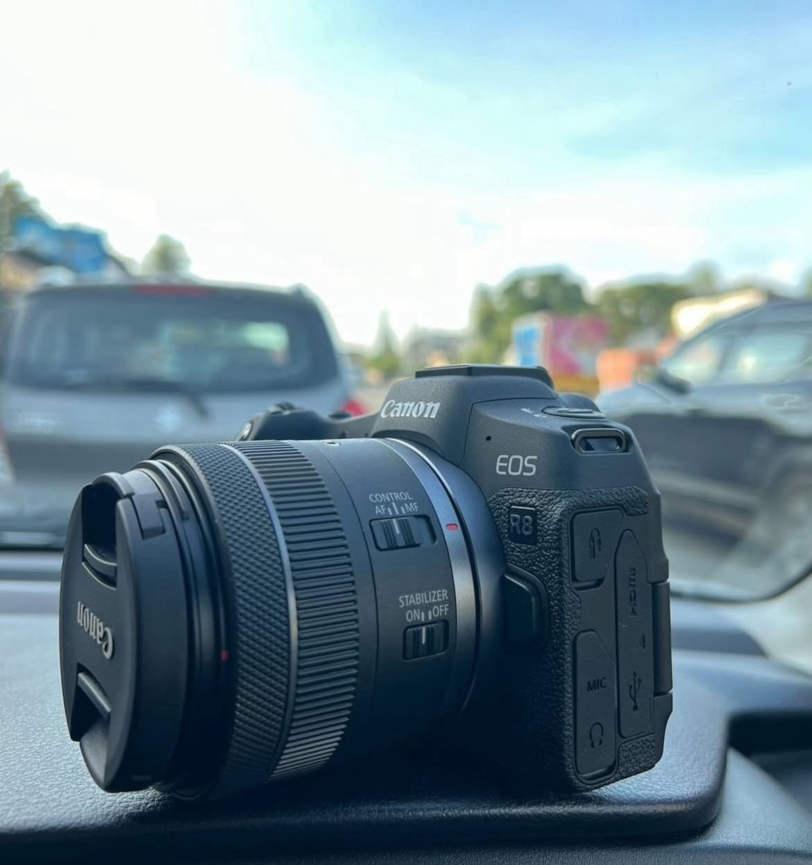 السلام عليكم كامره r8 استخدام نضيف ويه العدسه الكيت لينس رايدهم ب ١٣٥٠ سعرها قفل


**إذا كنت صاحب هذا الإعلان وتريد حذفه لأي سبب، رجاءا أرسل رسالة إلى الدعم الفني**