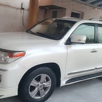 لاندكروزر ٤٦٠٠ • فور ويل • ٧ ركاب