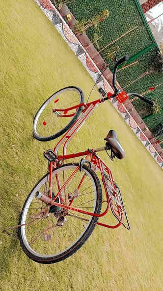 سلام عليكم شباب عندي هاذ البايسكل للبيع سعر 85 وبي مجال عنوان كربلاء الحسينيه للتواصل ولستفسار *********** واتساب
