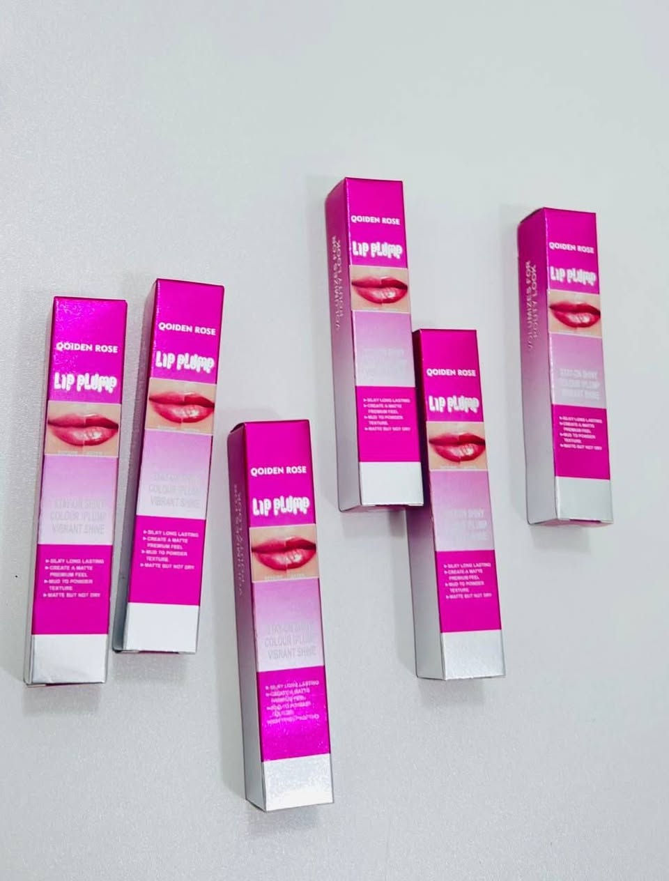 كلوس شفايف ROSE LIP PLUMP يساعد  على أمتلاء الشفايف 🥹🫦
• ملمع شفاه بلمعة عالية وتركيبة غير لاصقة، مصمم لمنح الشفاه مظهرًا ممتلئًا وجذابًا فورًا. 
يحتوي على حمض الهيالورونيك والببتيدات (Maxi-Lip) التي تساعد على تعزيز إنتاج الكولاجين الطبيعي، بالإضافة إلى زيت الزنجبيل ومستخلص الفلفل الحار لإحساس خفيف بالوخز يعطي الشفاه امتلاءً طبيعيًا. كما يحتوي على زيت الأفوكادو وفيتامين E لترطيب وتغذية الشفاه  يمنح الشفاه مظهرًا أكثر امتلاءً وترطيبًا، ويجعلها ناعمة ومشرقة.
. توجد توصيل لجميع المحافظات العراق 🇮🇶🚚🚕للحجز والاستفسار يرجى التواصل عبر الخاص 📩💌توجد لدينا عروض خاصة وخصومات وهدايا 🎁😍


**إذا كنت صاحب هذا الإعلان وتريد حذفه لأي سبب، رجاءا أرسل رسالة إلى الدعم الفني**