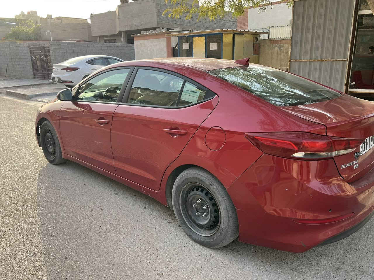 السلام عليكم سيارة النترا موديل 2017  رقم بغداد السياره خير من الله جاهزه من كلشي تبريد ثلج تدفئه باتري جديد نوزلات بلكات مراوح كله جديد صدر جديد دواخل حلوه السياره كير مكينه مكفولات السياره ماشية 96ميل  سعر السياره ١١٩ مكان السياره بغداد الغزالية السياره بسمنه تحويل ثاني يوم رقم الهاتف ***********
