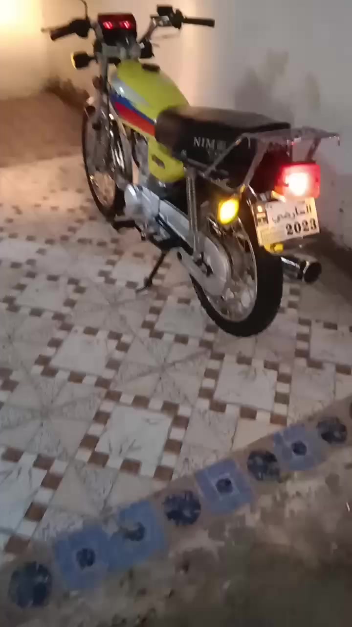 شلونهم لعزاز دراجه لبيع  نامه،، مديل 2023،، مكفول من كلشي نضافته مثل مابلصوره،،لسعر،،،، مليون،،، لشراي تصل،، ***********،مكان كوت،، 👍🏽☝💕
