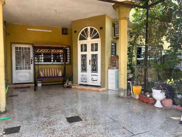 دار للبيع مساحه 100م 
موقع طريق بغداد خلف مرطبات السيد موقع مميز جدا 
سعره مناسب 99وبي مجال بسيط جدا 
استفسار أكثر ***********
