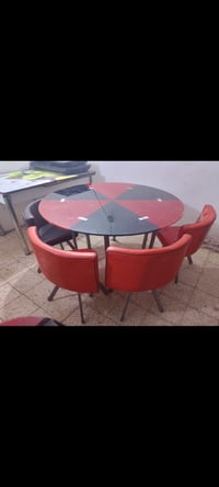 ميز طعام • بيع مستعجل