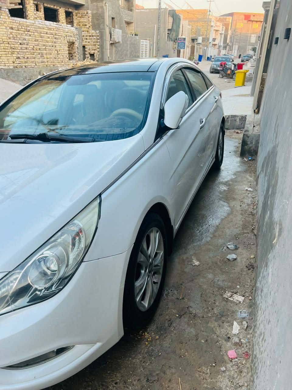 سلام عليكم سوناتا 2011خليجيه مكفولة من كلشي بس بارد شبر بالباب وممبين رقم بغداد بسمي مدينه 2400 كفاااله ماشيه 181
مكاني حله 
***********
