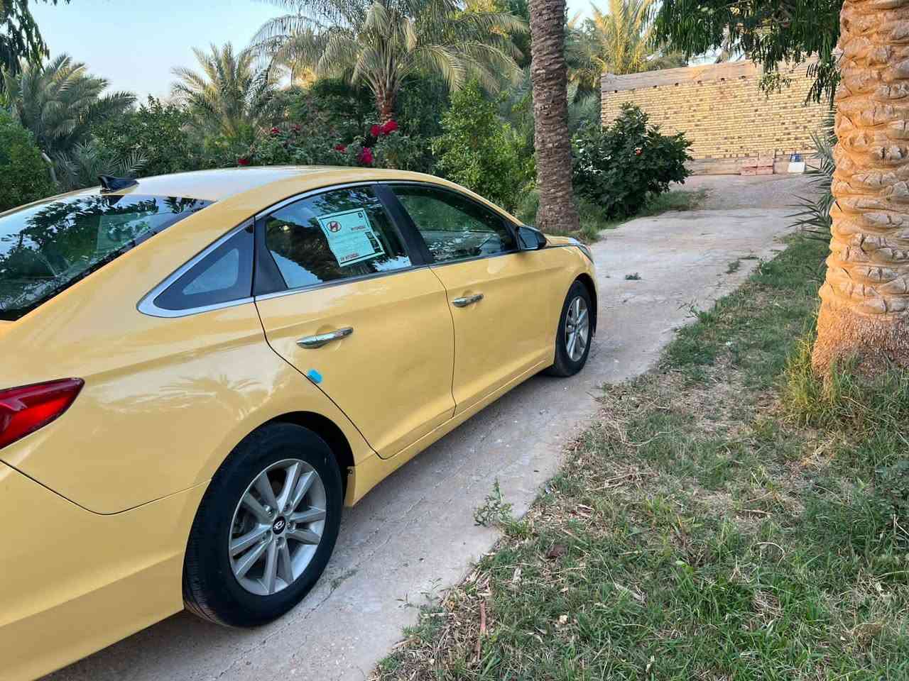 السلام عليكم سوناتا موديل 2015 وارد امريكي بيها جاملغ مامي تبدل فقط وباقي السياره كلها ليبل واحد السياره جاهزه من تخم تاير من حداديه امامي خلفي مكينه وكير 2400 مكفولات تبريد ثلج  السياره جاهز من كلش رقم بغداد مشروع وطني التحويل مباشر مكان السياره واسط سعر 97 رقم التليفون ***********
