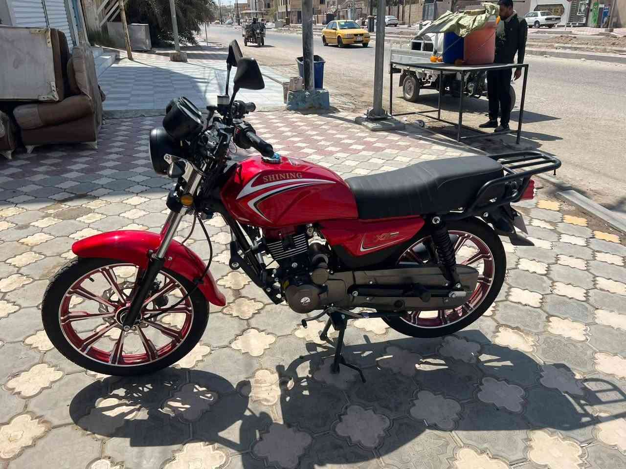 السلام عليكم دراجة شاينك 
موديل 23
قوة المحرك150cc

الدراجة صارلها ٣ اشهر من طلعت من الوكيل يعني نضيفة وماماشية هواي
سعرها مليون ونص وبيها مجال للطيبين المكان ناصرية مركز 
***********
