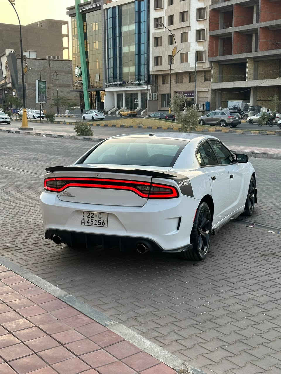 السـلام عليـكم 
للبيع دوج جارجر 2015 
SXT وارد كندي 🇨🇦 لون ابيض 
داخله كلين هنا صار بيها قطعتين صبغ بدون دواخل ولا فتح وبيها شبر صبغ بل جاملغ الامامي  وبارد بل جاملغ الامامي 
———————————————
محدث SRT كامل 
رقم اربيل بأسمي مداور ثاني يوم رقم انكليزي 
ما مشتغله خط 
محرك كير حدادية كفاله 
تبريد ثلج ❄️ 
تخم تاير جديد 
——————————
المواصـفات 
شاشه جبيره 
شفتات ستيرن 
كامره خلفية 
عدادات 260 كيلو متر 
دوسات رياضي 
منظومة زنون 
لدات سموك 
كشن حضن
تشغيل عن بعد 
بصمتين
تخم لحية امامي خلفي صفاح 
وباقي مواصفات الجارجر المعروفه 
——————————
مكاني النجف 
*********** 
***********
السعر 175 وبيها مجال بسيط.
