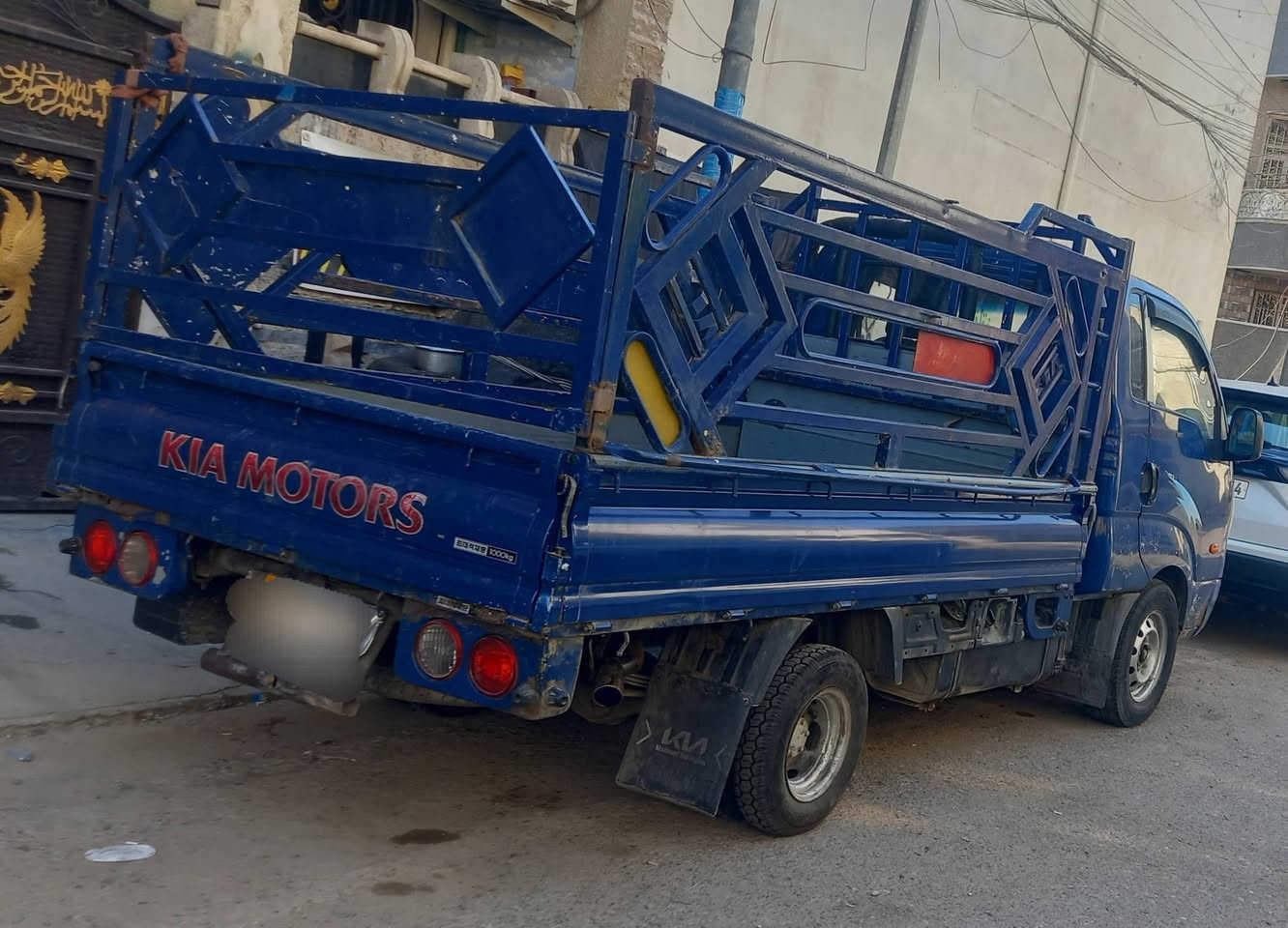 كيا بنكو ثري للبيع 
محرك نظيف مكفولة عامة من الصبغ
سنويه لغايه ٢٠٣١ _رقم بغداد 
السعر 85$ 
بغداد البلديات 
***********
***********
