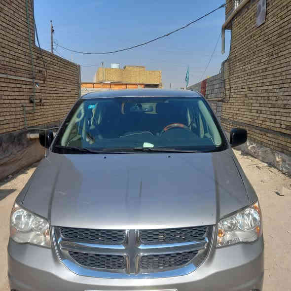 دوج كرفان موديل ١٨ بأسمي هزه جديده رقم الجديد  السياره خير من الله استخدام شخصي حجم المدينه ٣٦٠٠
٧ راكب 
كشب بلع  .كامره دواره. تحكم جهتين  .نظام قياده  جام كهربائي  أبواب ميكانكيه  شاشه قلاب  وهواي بعد بيه مواصفات رقم الشاصي موجود تأكد وراسلني  رقمي ***********
