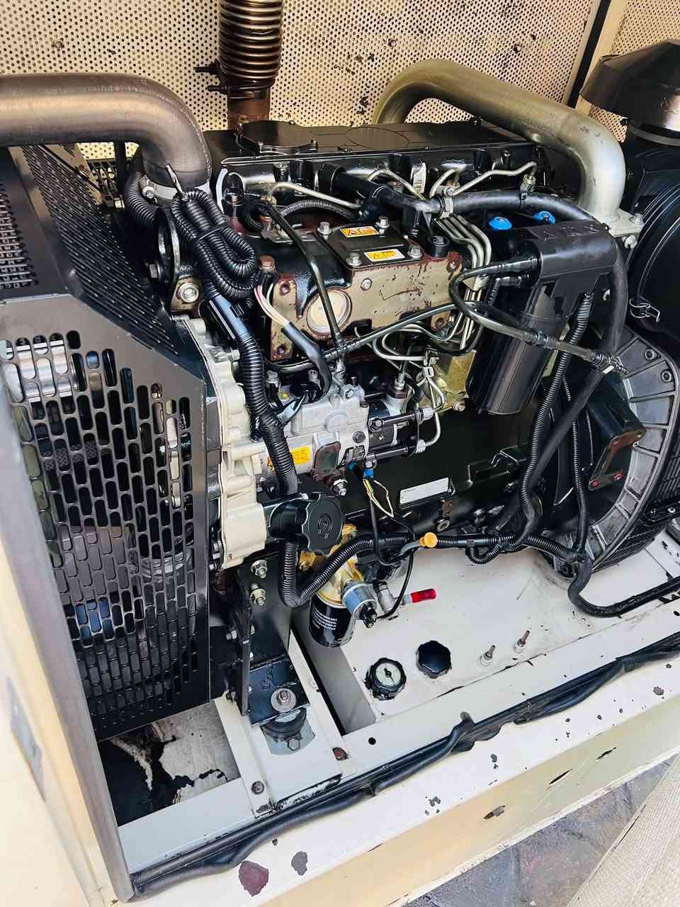 #جديدنا
نوع المحرك:بيركنز انكليزي 
القدره:80KVA
المحرك:4بستم سوبر 
نوع الملف:لوري سومر فرنسي
كاتم جبيلي نسبة الصوت 100%مع خزان وقود 
مع سسستم بروتكشن كامل للحمايه ونظام اوتو Ato
 الهاتف:***********
***********
