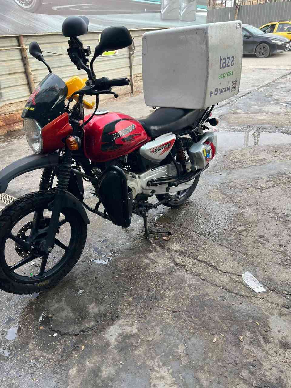 ا
سلام عليكم شباب بوكسر  للبيع موديل2021 

مجفته قبل سبوع أوراق استنساخ مكاني بلديات 

سعر 900الف وبيهه مجال حك الجيه 

***********
