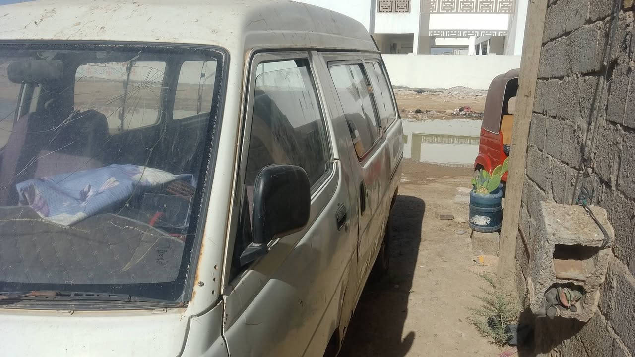 سيارة تيوتا نجف موديل 1996اصوليه ماعليه غرامات محرك لاتنقيص ولاتبخير سعر 12 بي مجال مبيل ***********

