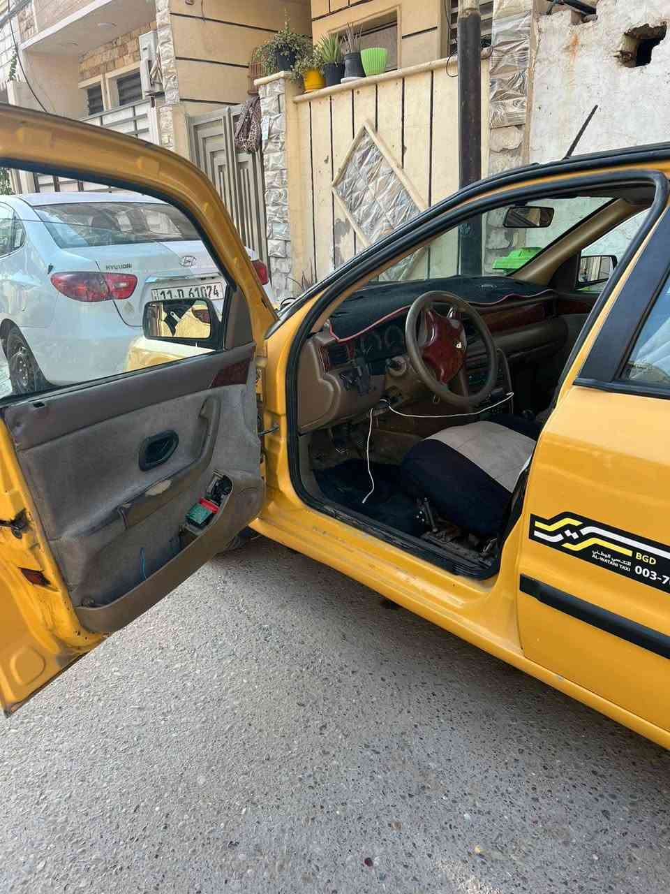 السلام عليكم عندي سمند للبيع موديل 10 رقم بغداد الانكليزي   سياره كامله وبيهه نواقص قليله متواجد ع الفيس او رقمي ***********
