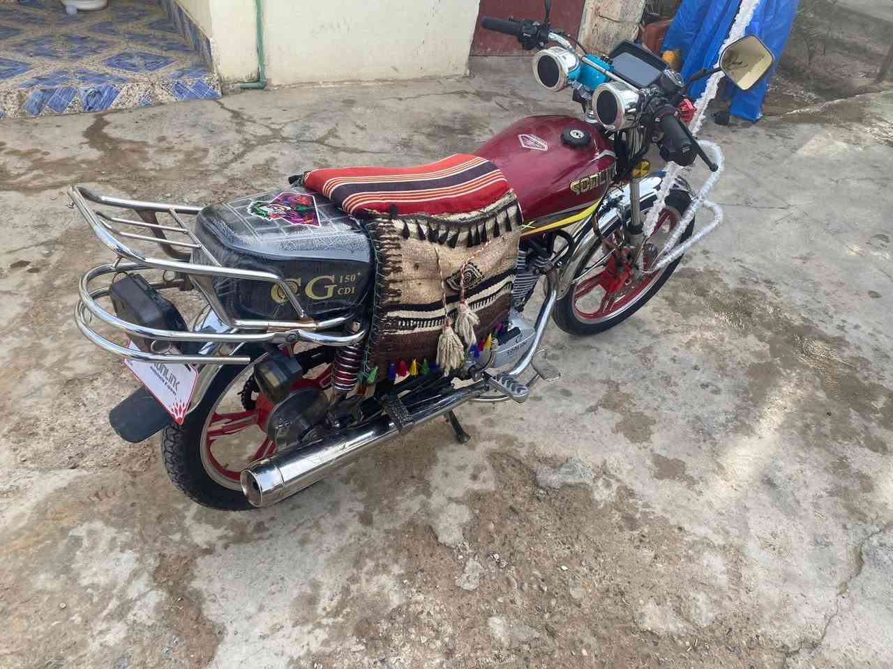 سلام عليكم دراجات للبيع سيفان موديل 22 لا تبخير ولا تنقيص نشاط فول اوراق كامله سعر 530بيه مجال مكان بلدروز أما عسكر ***********
