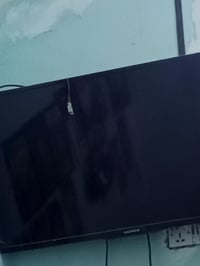 شاشة ٣٢ • ما تشتغل • سعر خاص