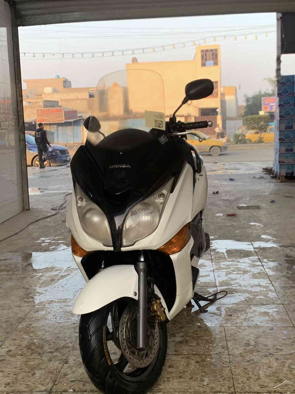 السلام عليكم
دراجة سلفر ونج جيتي
محرك (400)سي سي
مكينه مكفوله 
شلعة ومعدل (160)
اوفر مود
مكان بغداد حي النصر
السعر (19)
بيها مجال الطيبين
وارد الدراجة سكيورتي  مو عادي 
***********
