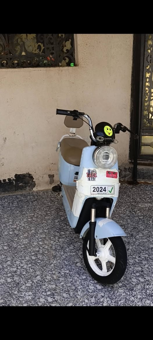 السلام عليكم دراجه للبيع دراجه كفاله 4 بطاريات وبطارياته جديدات ما بدلات سرعته 60 حقيقي داخل بيجي درجه جديده تجي وشوفه موديل 2025 مكاني بصره كرمه علي سعر 375 وبيه مجال اللطيبين الرقم (***********) 🌹🌹
