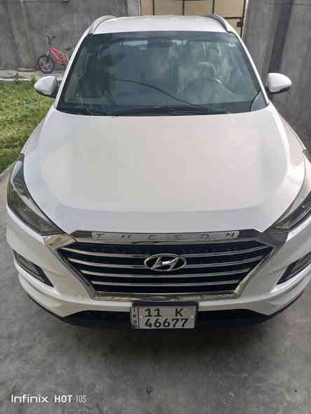 السلام عليكم...توسان 2019 خليجيه،كفاله من الصيغ والحادث وتبديل كير محرك شركه حداديه اماميه وخلفيه جديده،تبريد تخم تاير مواصفات 
بصمه تشغيل 
بصمه ابواب 
تبريد قطعتين 
كرسي كهرباء
شاشه وكامره 
السعر........197....  
اليوسفيه ناحية الرشيد 
0750608343
***********
