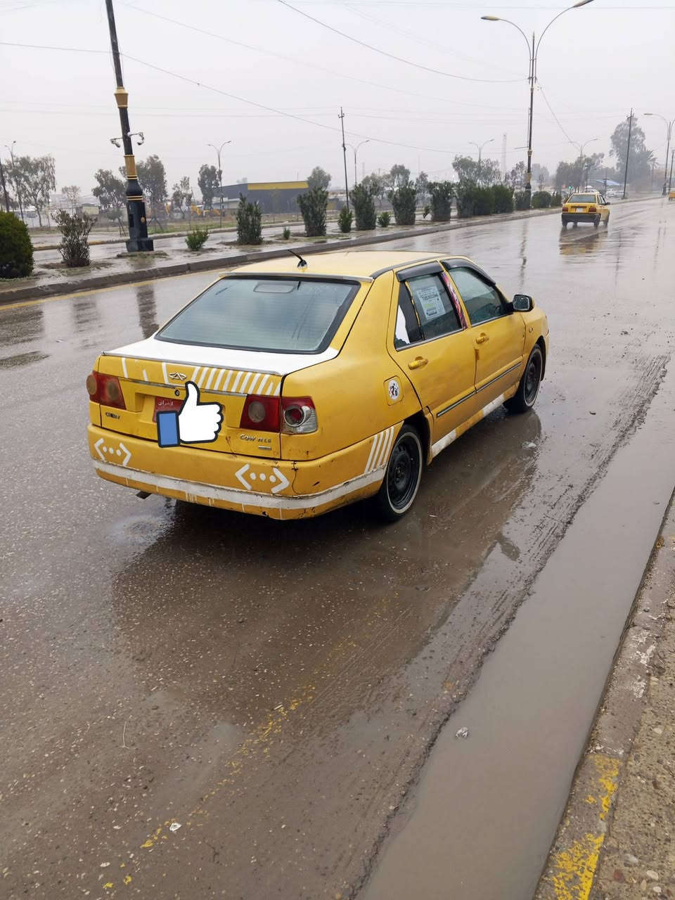 عندي كوين موديل 11 ورقم نينوى احمر وكربون متوقف وشرط تحويل   وكاله من الوكيل وستفسار على رقم *********** وتساوب بيه وريده ب 17 وبيه مجال
