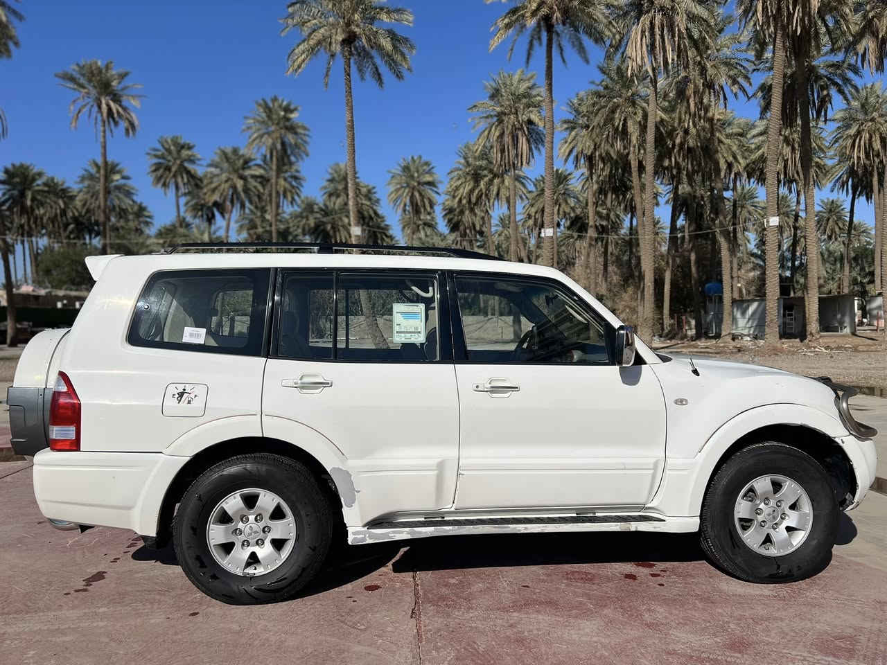 السلام عليكم باجيرو موديل 2004 السياره مكفوله ما عدا باب السائق مصبغ تخم تاير جديد رقم بغداد رقم انكليزي السياره بأسمي تحويل ثاني يوم 
السعر 90$ وبيها مجال رقمي ***********
