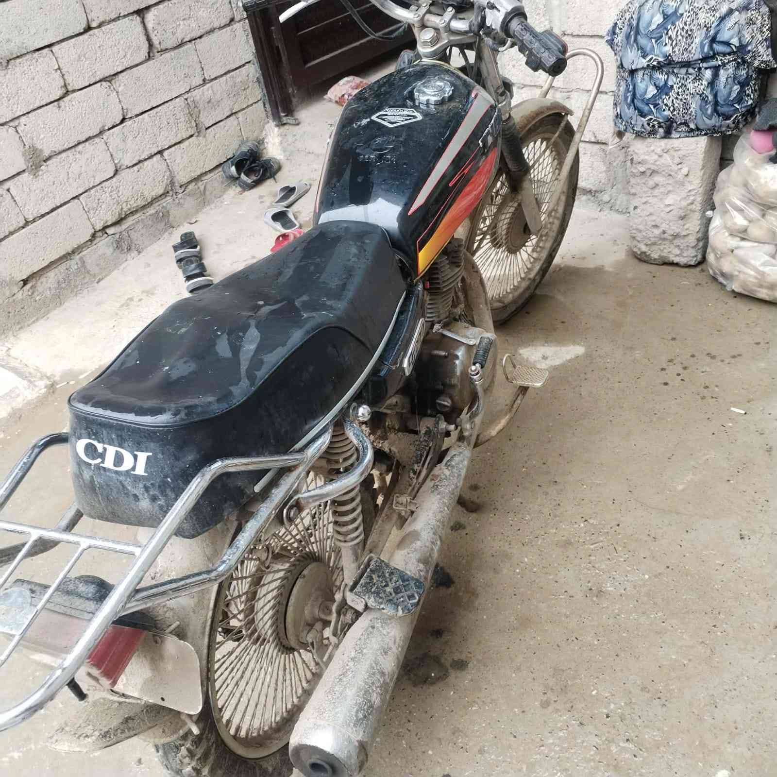 السلام عليكم اخون ماطور تايكر للبيع يشتغل بس انرادله تعميره السعر 200وبيه مجال حك الجيه شراي اتصل ***********بيه واتساب
