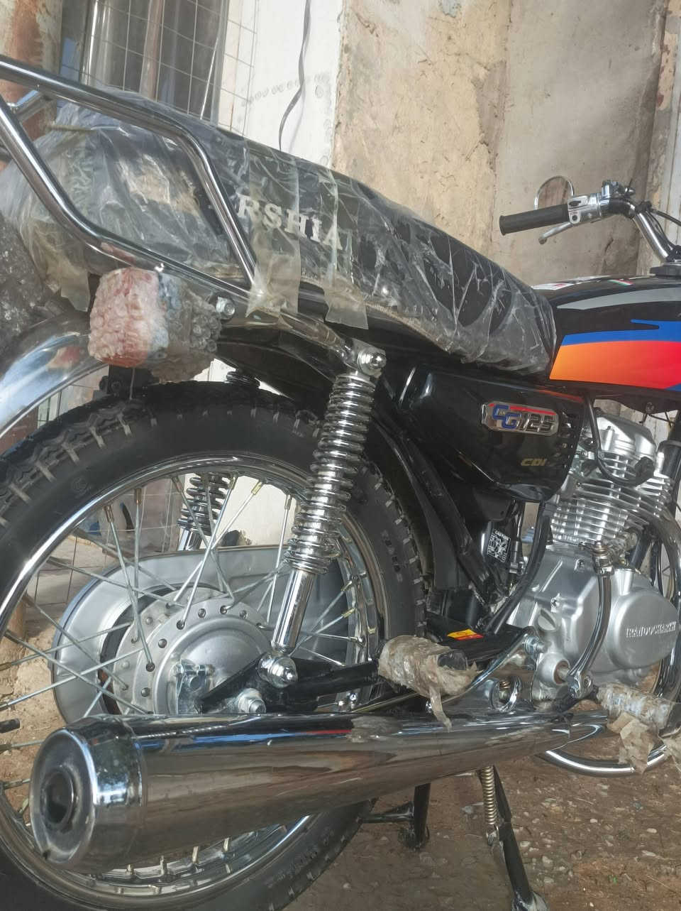 السلام عليكم عندي دراجه 4 كير للبيع
اصولي اوراق  موديل الشاصي 2018 طالعه 2025 وكيلها العارضي بسمي الدراجه السعر خاص العنوان نجف رقم الهاتف ***********
