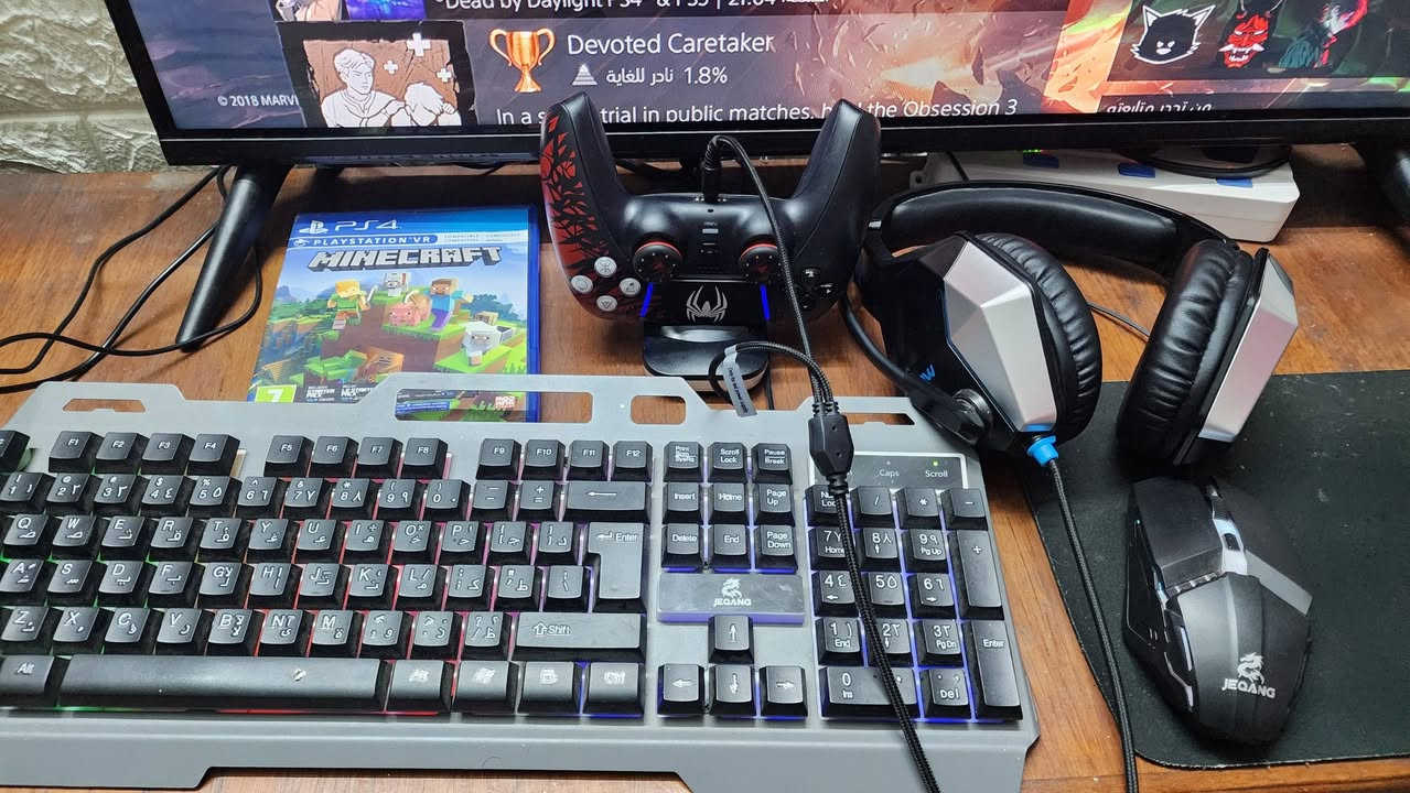 بلي فور سلم اون لاين
نظيف مع كامل ملحقاته 
UBS 
ستاند للبلي مراوح و قاعده شحن جوستكات
ماوس و كيبورد 
سماعه 
جوستك واحد شكل بلي 5 مع الستاند 
قرص ماين كرافت 
السعر 350 الف و بي مجال 
عنوان بغداد حي القاهره 
***********
