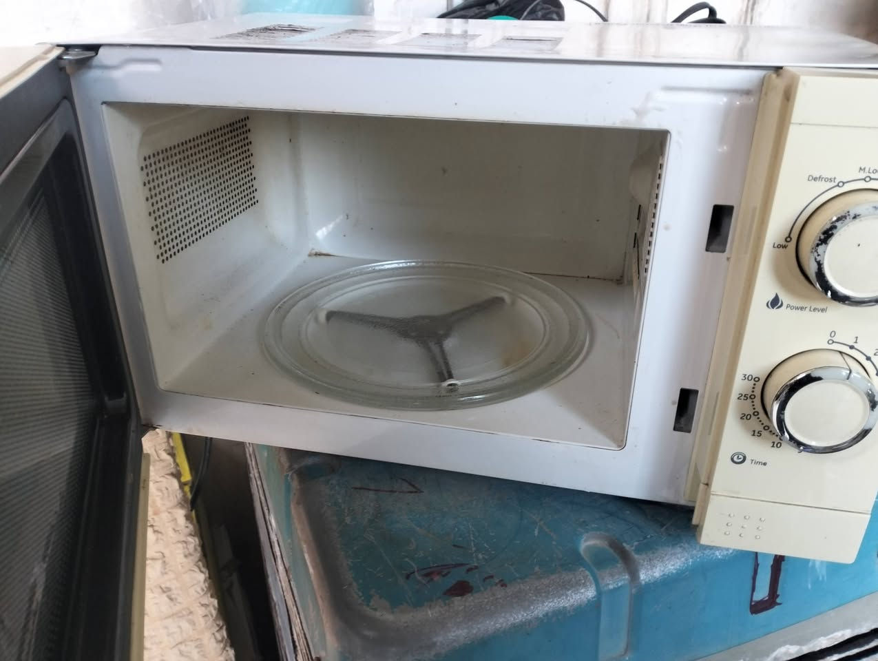 #للبيع
مايكرويف+سبلت شغال،+محضرة قهوة
غسالات حوضين
العنوان كركوك 
شراي راسلنة خاص وتدلل


**إذا كنت صاحب هذا الإعلان وتريد حذفه لأي سبب، رجاءا أرسل رسالة إلى الدعم الفني**