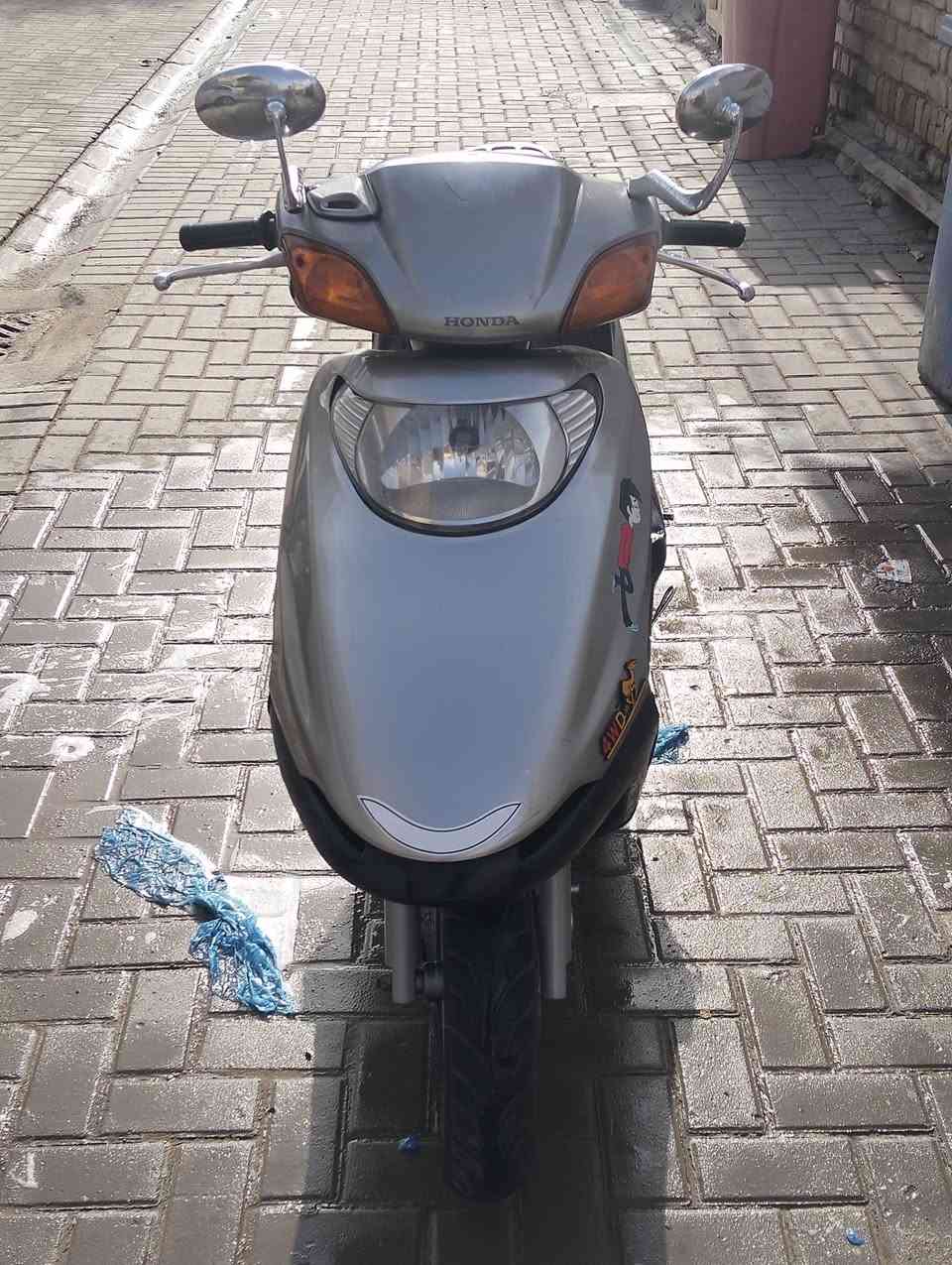 السلام عليكم 
سبيسي ياباني 

اكرر ياباني 

مكينه ما مفتوحه جيب أي فيتر وياك وافحص 

عداد سرعه شغال كيج بانزين شغال 

بريك امامي خلفي 
تاير امامي خلفي جديد 

كهربائيات كله شغاله 

مكينه لا تبخير ولا تنقيص جديده بلكارتون 

اخوان الدراجه متعوب عليهه 
تجي وتشوف بعينك 

السعر 625 وبيه مجال قليل 

العنوان بغداد البياع سويب 

***********واتساب فقط 

اتصال ***********فقط اتصال
