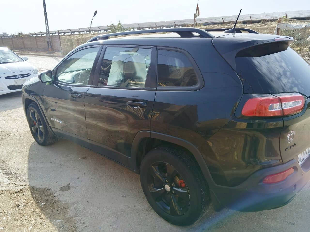 السلام عليكم. جيب بزون موديل 2018 حادثها بسيط فقط باب السايق مبدل والجاملغ مصبوغ فقط الباقي كفالة بدون دواخل محرك 4 فور ويل فول مواصفات محرك وكير كفاله تخم تاير رقم ميسان انكليزي مكانها في ميسان السعر 123
***********
