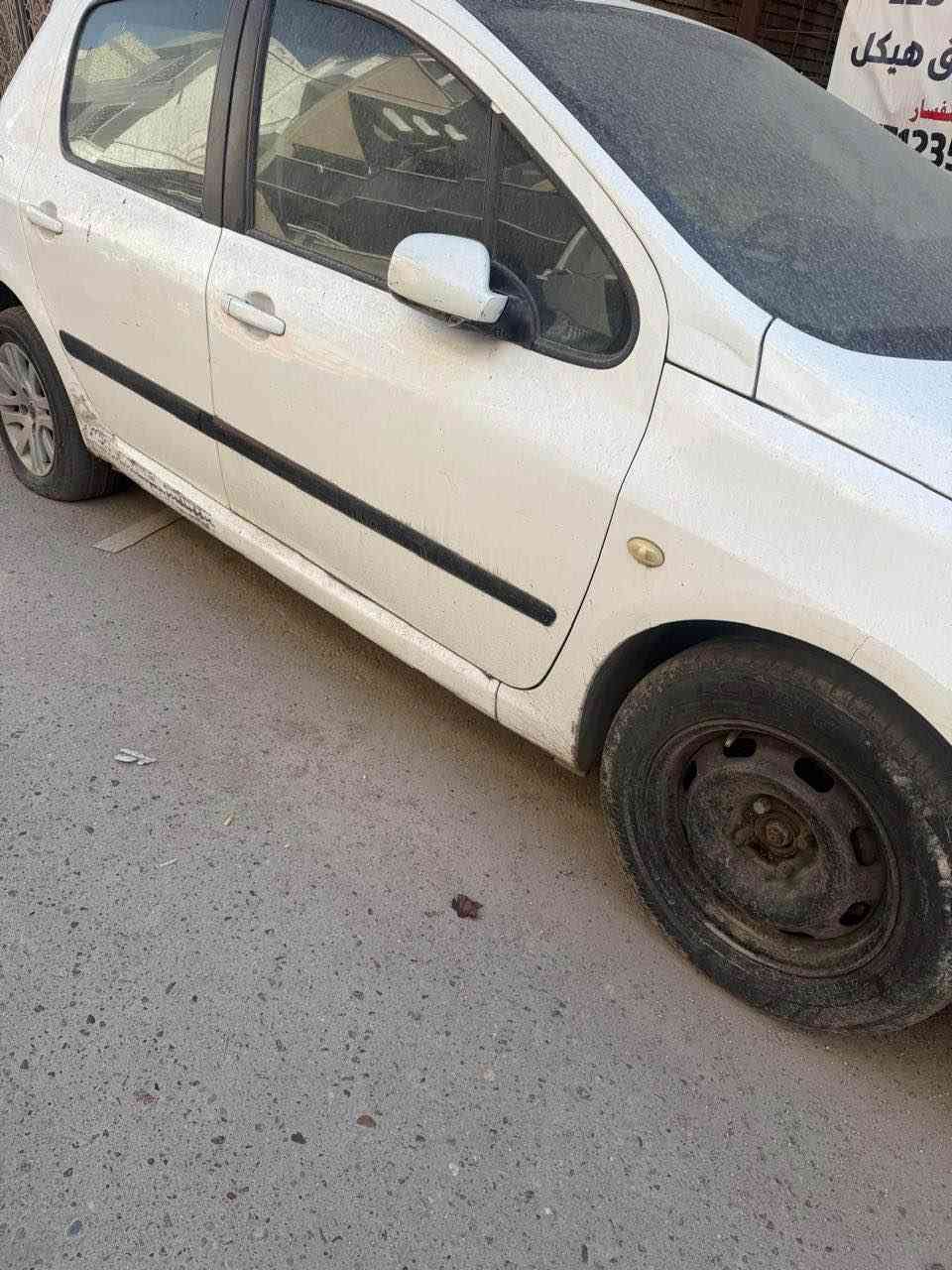 بيجو موديل 2007 رقم بغداد 
السعر 52 وبيه مجال بسيط 
*********** بغداد, العراق
