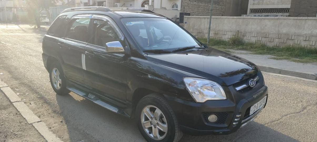 سبورتج 2009 للبيع 
وارد امريكي ضربتهة من امريكا بين البابتين 
محرك 6 سلندر 2700 
السيارة مصبوغة عام وبيهة تصليح بلقمارة 
كير مكينة تبريد خير من الله شغل وطلع وين متريد 
سعرهة 85 
مكاني بغداد الحرية 
 
***********
