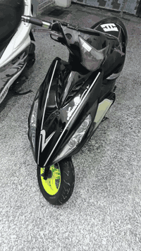 سلام عليكم ماكس مضلع حديث دراجه نضيفه مكينه تفيلس ما مفيلسه صارله 3اشهر نازله مرواس بوليس فقط نضيفه بدون نطايح العدي يراسلني واتساب ***********
