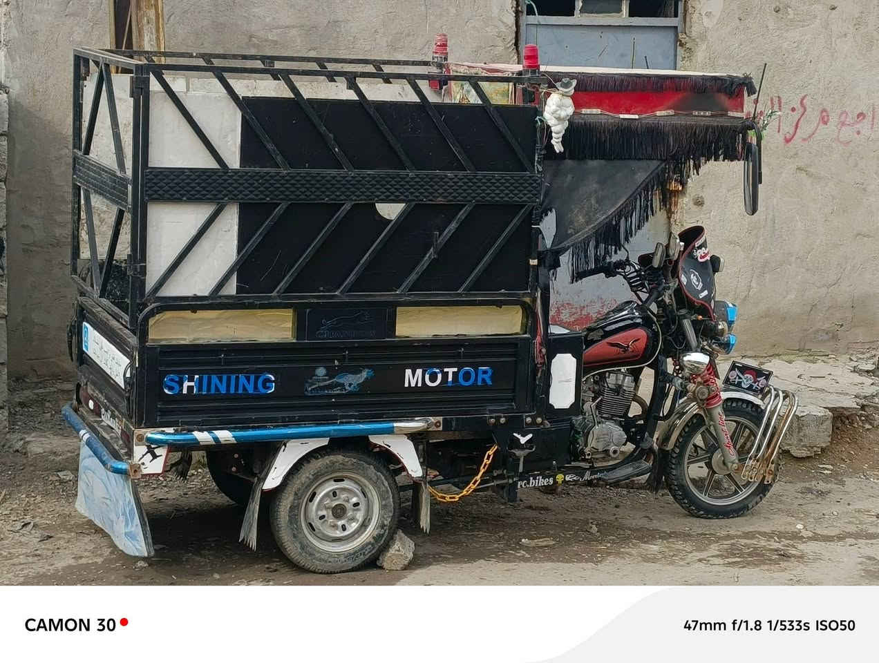 #البيـع نمر 🐅الاسود شرط شغل وطلع #محافضات  فول لاتسالني على شي مايشتغل كلشي شغال موديل2021 حتى الابليته مال رقم شاصي مال شركة بيها مليون 900
ملاحضه شايفين هاذا البرد صبح نكره سلف واذا ماشتغلت احركه كدامك🔥✅


**إذا كنت صاحب هذا الإعلان وتريد حذفه لأي سبب، رجاءا أرسل رسالة إلى الدعم الفني**