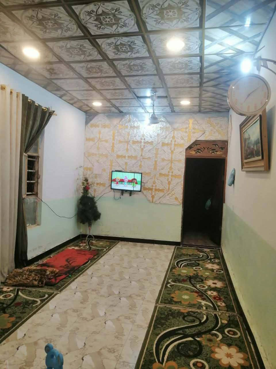 سلام عليكم بيت 100متر طابو صرف يحتوي غرفه نوم وصاله مطبخ مكان حي الوحده قرب شارع سالم الاستفسار ***********
