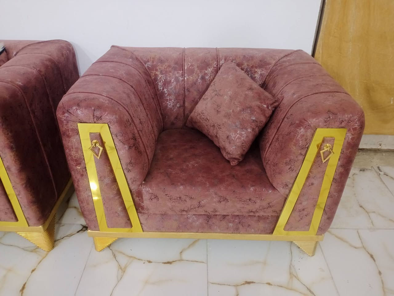 جديد للبيع ماخذي مليون و200للبيع ماكنه الديوانيه تخم كشر مقاعد  كلش ضخم و ثكيل سعره حالين 650الخاص مفتوح التصال ***********
