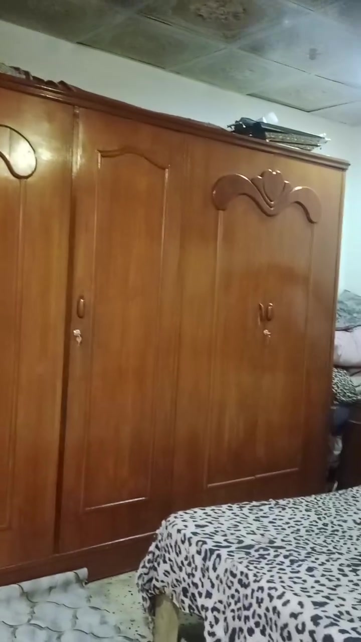 السلام عليكم غرفه للبيع الغرفه صاج عنواننا الديوانيه شارع المواكب الغرفه نظيفه رقم الموبايل***********
