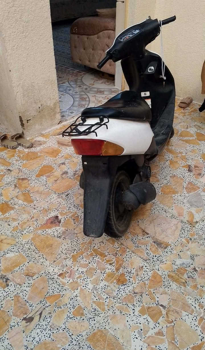 السلام عليكم دراجه ساسوكي للبيع اوراق العنوان المجر الكبير السعر 250وبيه مجال قليل.     ***********
