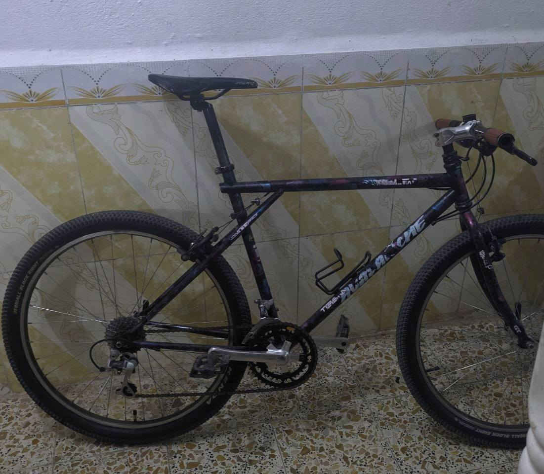 Gt كلاسك
گروبست 7×2 ديور XT القديم
معدن ستيل خفيف
قياسها لارج 
ويالة ماركة ritchey قياس26
تايرات كيندا كتان 26×2.35
وقبضات جلد
دراجه وزنها حوالي ١١ كيلو 
وسعرها 150 وبيها مجال 
و متوفر توصيل


**إذا كنت صاحب هذا الإعلان وتريد حذفه لأي سبب، رجاءا أرسل رسالة إلى الدعم الفني**