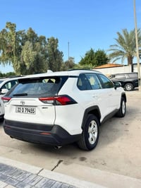تيوتا  راف فورR 4 للبيع وارد امريكا موديل ٢٠٢١  xle لون أبيض السيارة ج...