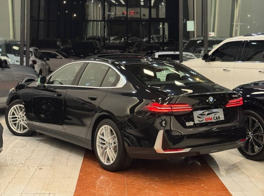 BMW 530i LUXURY LINE 2025 
Engine:V4 2.0L 🔥
ژمارە کاتی 
29 هزار مایل روشتووە 
کلین تایتل// بێ بویاغ 💎 
وارد ئەمریکی 🇺🇸 
Luxury Line 
5 کامیرە ,  داتاشو , حەساس , رادار
 , سلایت , سماعة Harman kardon 
💰نرخی 448 وەرقە 
📍شوێن هەولێر 
~~~~~~~~~~~
0751-2004-377
0772-818-6453
~~~~~~~~~~~
BMW 530i LUXURY LINE 2025
Engine:V4 2.0L 🔥
رقم کاتي 
ماشي 29 الف
کلین تایتل// بدون صبغ 💎 
وارد امریکي 🇺🇸 
Luxury Line 
5کامیرات , داتاشو , رادار , حساس, سلایت , سماعة HARMAN KARDON 
💰سعر 448 ورقە 
📍مکان سیارة اربیل أربيل, العراق


**إذا كنت صاحب هذا الإعلان وتريد حذفه لأي سبب، رجاءا أرسل رسالة إلى الدعم الفني**