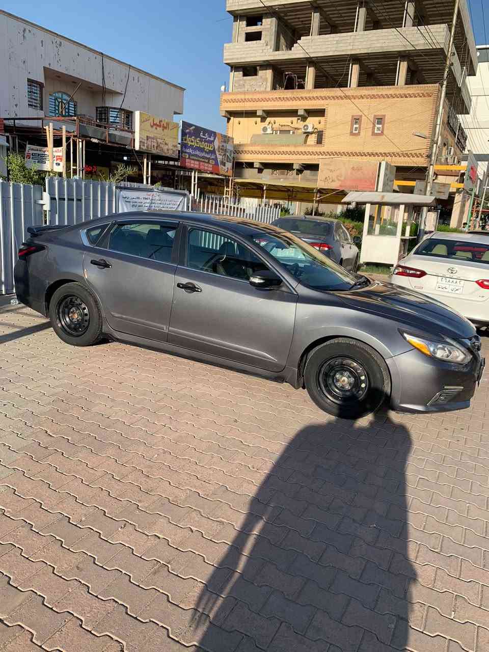 مشاء الخير اخوان،،،التيما ٢٠١٨ S سياره بدون صبغ ضربتها مثل مامضوح بالصوره بدون ايرباك بچم كبس بطاقة بانزين وياها وشرط التحويل مكان السياره كركوك والسعر ١٢٠ 
للأتصال ***********
