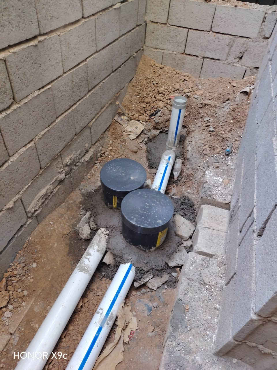 سلام عليكم /اسطة  تاسيس بواري +مجاري شغل كدام العين داخل كركوك وهذا رقمي ***********
