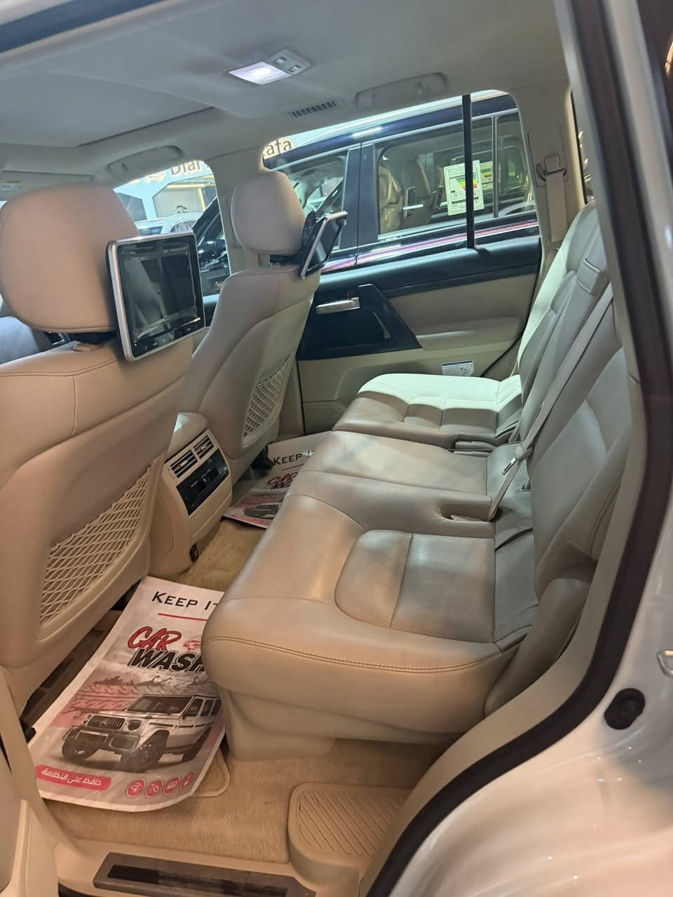 سلام عليكم
لاندكروز موديل 21 
Gxr
ماشيه 33000 السياره كلش جديده السعر 56000$
***********@
