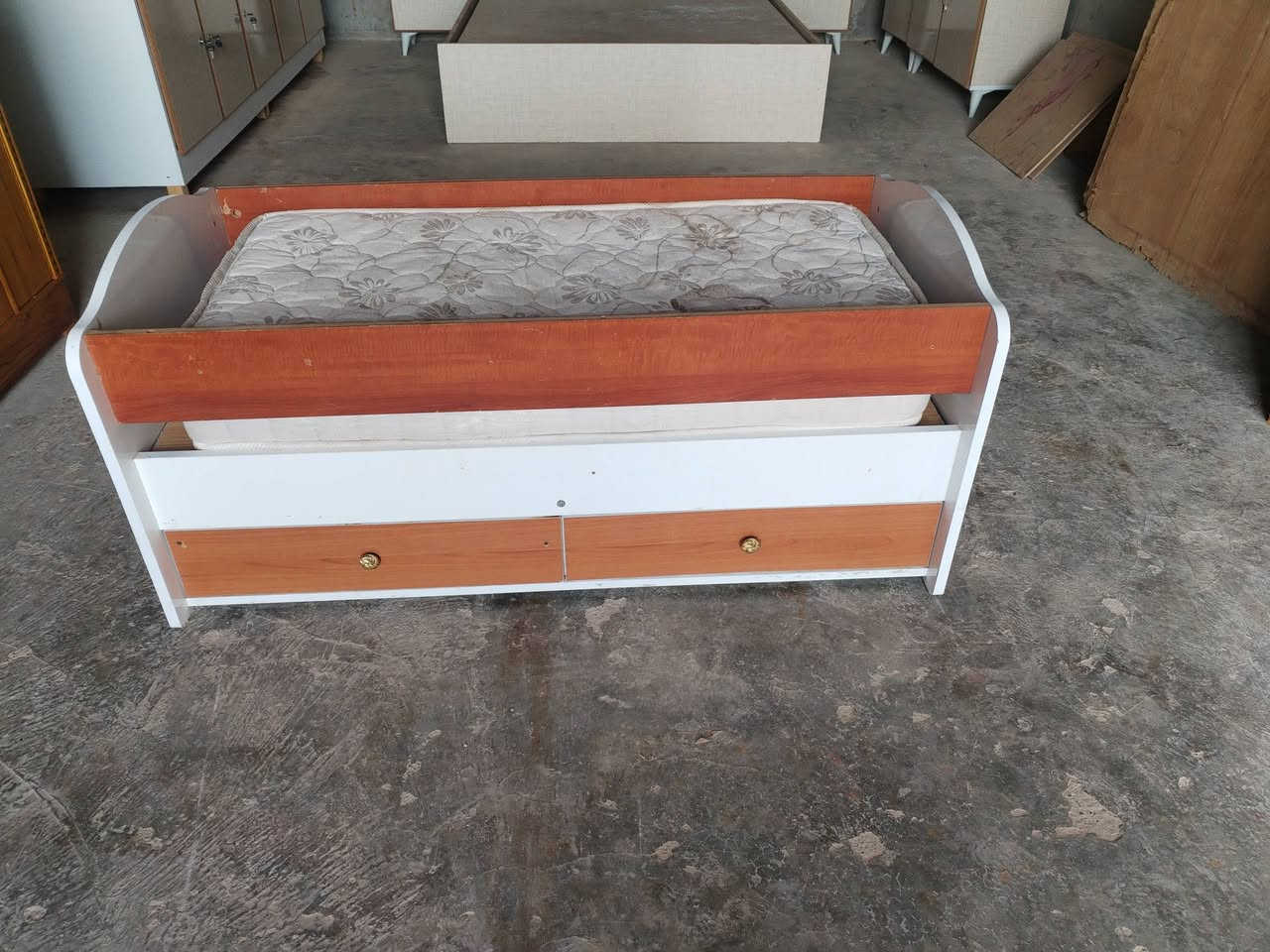 جربايه مال طفل نضيفه حيل سعر 40 ورقم الهاتف او واتساب ***********
