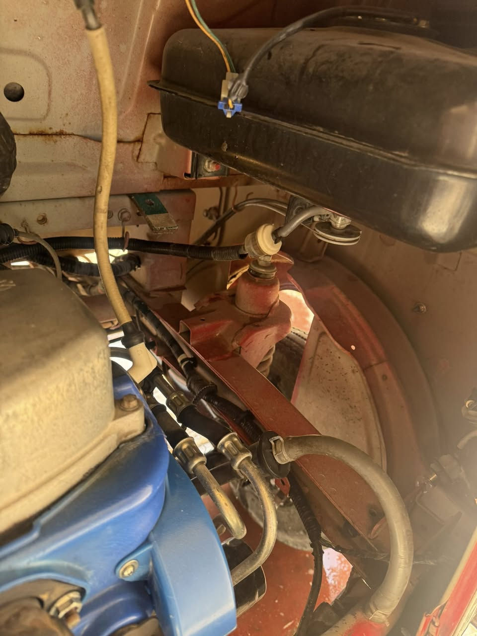 22 رقم وسنويه تحويل لاضربه ولاصبغ محرك مكفول سعر 8600 وبيهه مجال قليل للستفسار ***********
