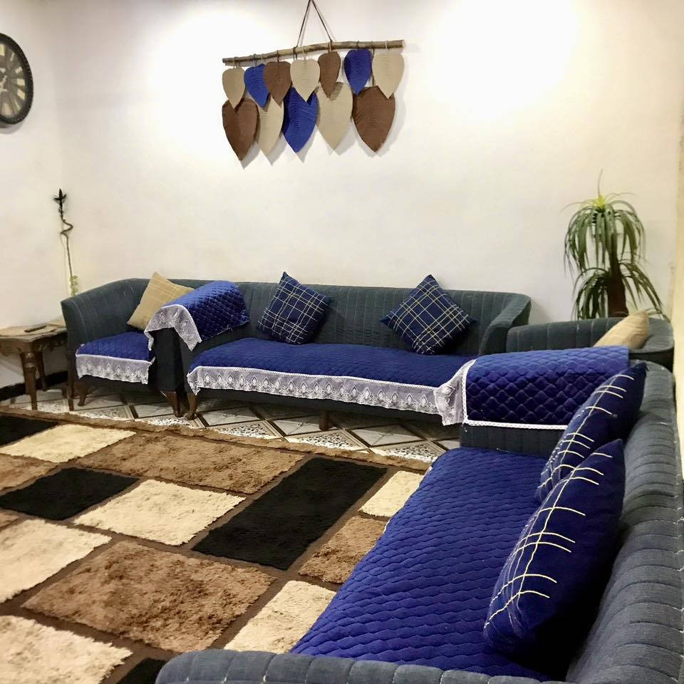 بيت تجاوز للبيع  الحبيبية قرب الجوبه والملعب مال المدينة الدولي مساحتة 100 متر طابق واحد سندويج وسقف ثانوي بورك وخشب عازل  المحتويات 3 غرف وحده صغيره واستقبال وغرفه نوم وحمام ومطبخ سيراميك وترك خلفي الارض بورسلين مع طرمة كبيرة ابيع مع الاغراض او بدون اي استفسار  على الرقم
 ‭0770 965 5845‬
