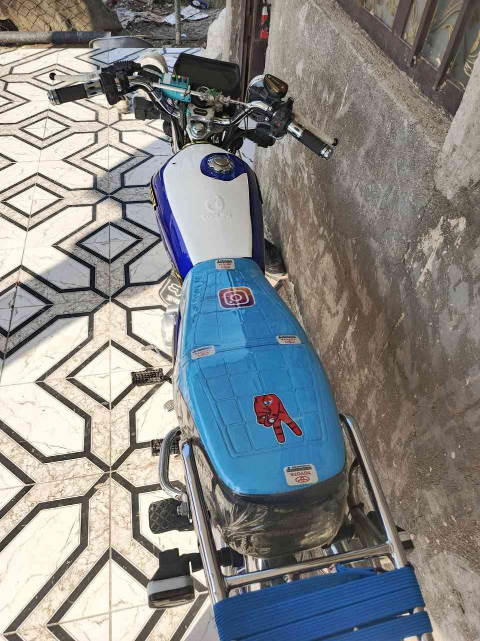 السلام عليكم دراجه سونك سفان موديل 2025 كله شركه  بعد انضف من الصور ومرتبه وجبنزه  اوراق استنساخ لان الصليات ضاعن مني   سعر 750 وبيه مجال للشراي هذا رقمي وبيك خير وتدلل.. ***********
