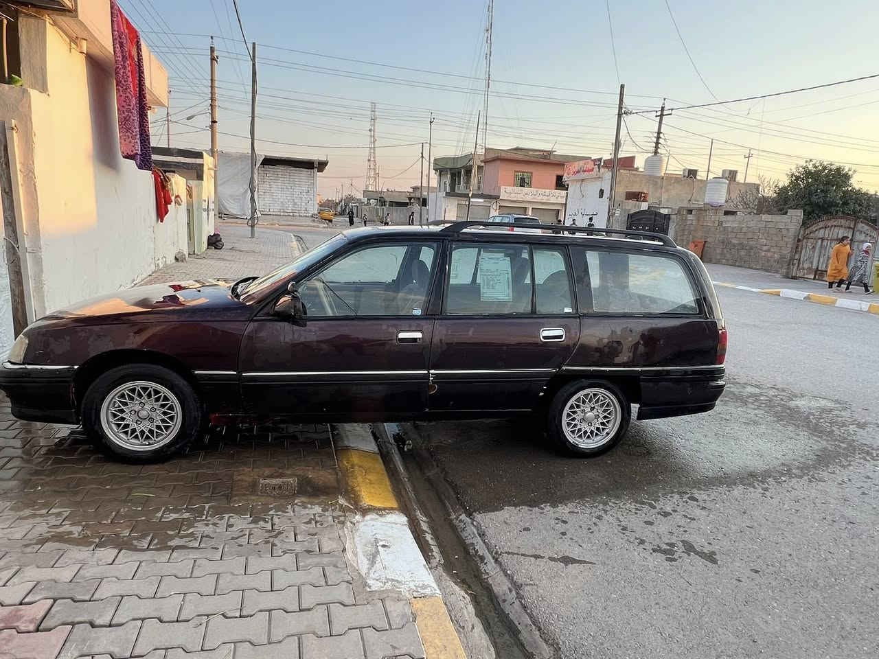 للبيع اوميكا استيشن لون باذنجاني بيها جلح سقف سلايت گير عادي موديل 92 مشروع وطني سنويه جديده لحد ٢٨ رقم كركوك الماني دفتر بانزين بيها حجم 20 بلادي ويل كروم بلادي شمسي المحرك والگير والأكسل شرط اربع تايرات أخو الجديد صدر شرط باتري جديد كهربائيات كلها شرط والظفيرة جديدة فقط بيه طخه من كدام جاملغ طرف سكن صاحب السنوية في كركوك شرط التحويل سنويه ماصاقطه السعر ٢٨ بيه مجال الاتصال على الرقم  ***********@
